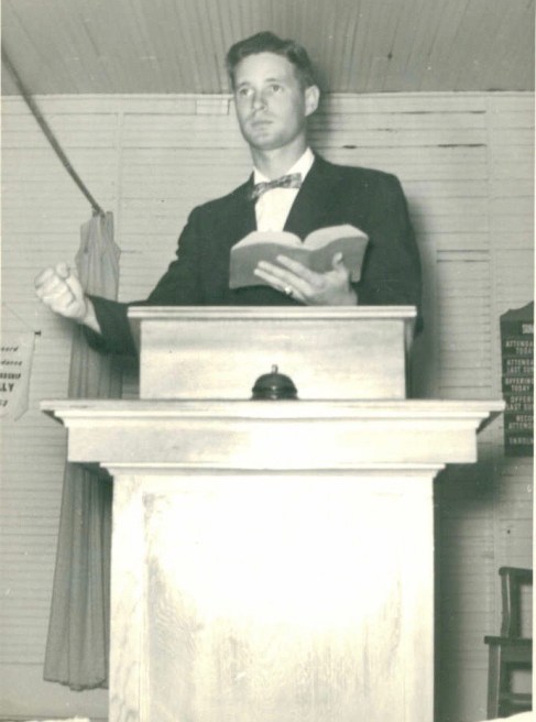 CharlesDuaneRileyUnionValleyBaptistPastor1951or52 - 19or20yr-2 (1)